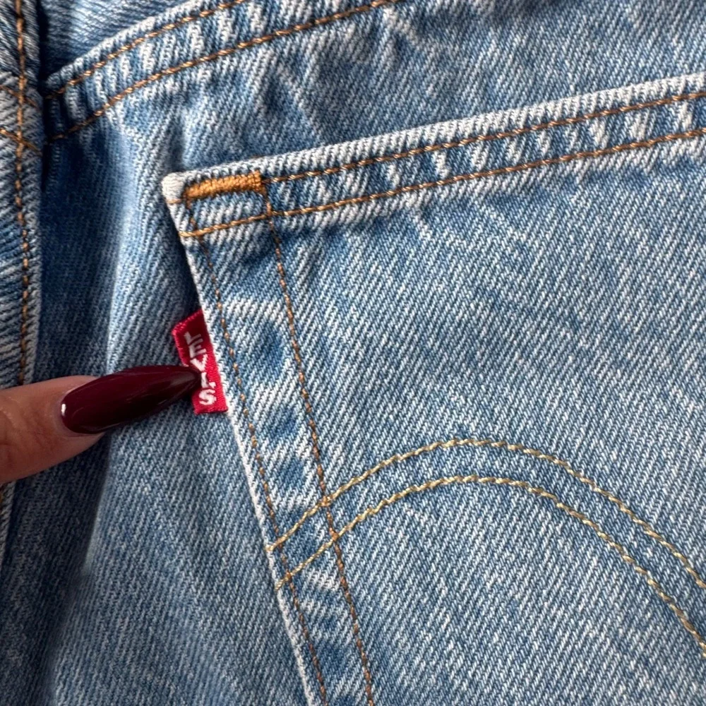 Levi's Premium‎ Wedgie Fit Cutoff Denim Shorts W26 Y2K Festival Raw Hem